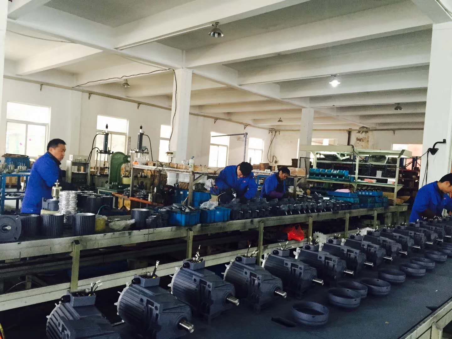 GV立式齒輪減速馬達(dá)加工現(xiàn)場